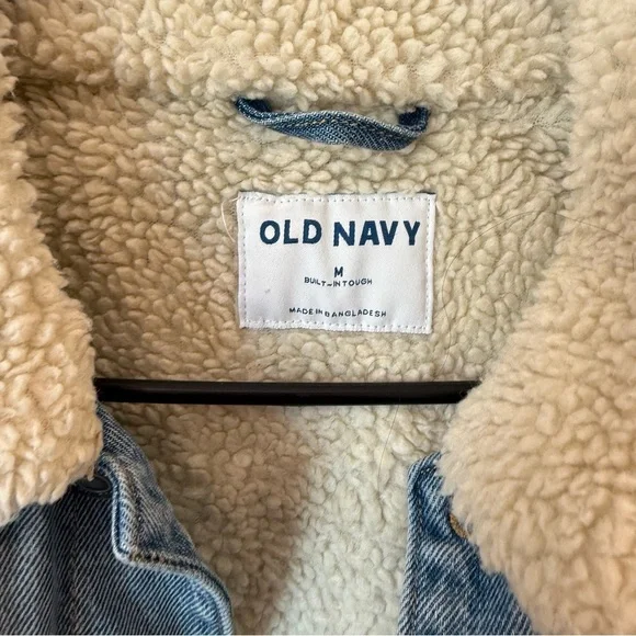 Old Navy Sherpa Lined Denim Jacket - Picture 4 of 9